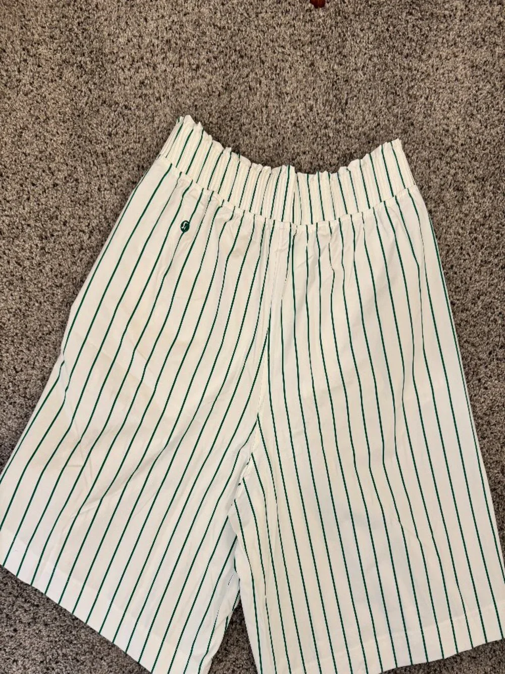 Lululemon Stretch Woven Ruffle-Waist Bermuda Shorts Green Stripe M